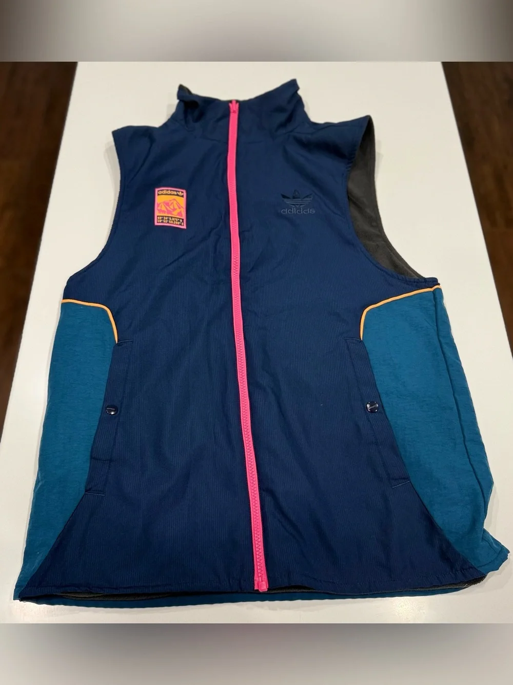 Men’s Adidas Originals Adiplore Reversible Vest in navy teal pink Size Small